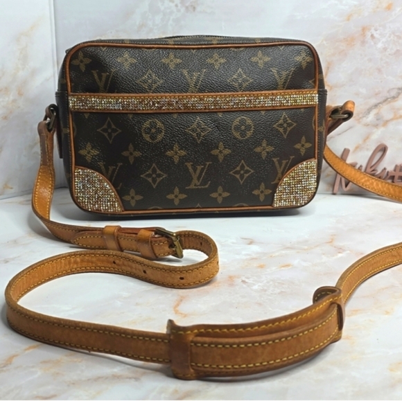 Louis Vuitton Handbags - Louis vuitton Monogram trocadero 23 embellished with rhinestones